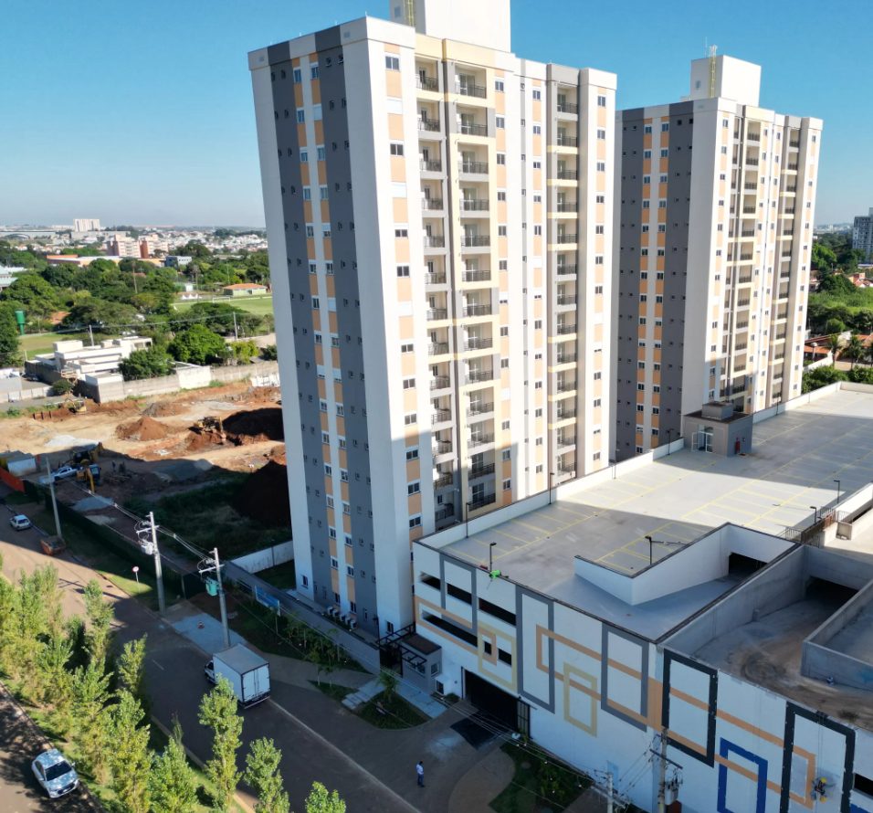 Edifício-garagem pré-moldado do Città di Módena